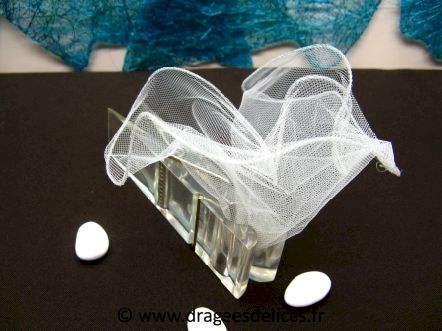 Tulle avec bordure rigide à garnir de dragées : Tulle ivoire avec bordure rigide à garnir de dragées