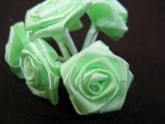 Grosse rosette ourlée pour mariage, baptême et communion Vert d