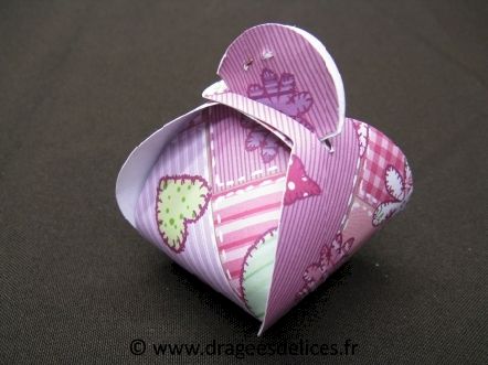 Berlingot en carton coeurs et fleurs pour baptême garçon ou fille