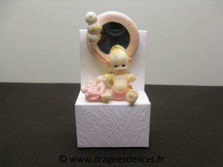 Lot de 6 sujets en résines pour baptême la fille au miroir : Sujet en résine en promotion pour décoration de baptême fille