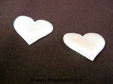 Coeurs en satin