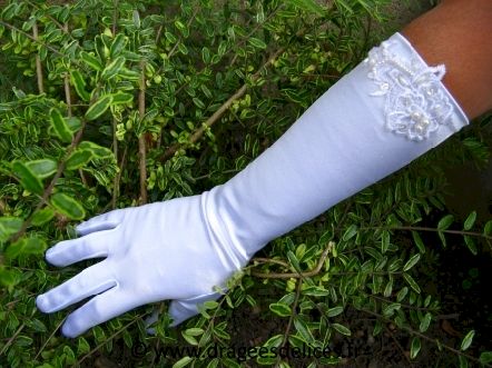 Gants en satin  avec broderie et perles