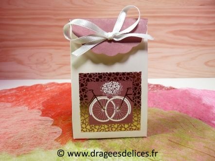 Boite à dragées pochette mariage collection vélo : Pochette mariage originale à garnie de dragées
