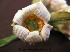 Fleur soleil d´or pour décoration de tulle mariage baptême et communion Blanc