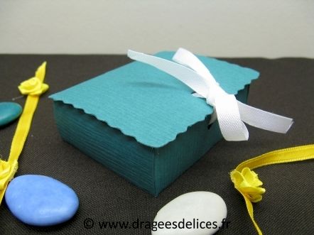 Boite livre collection toilée pour mariage baptême et communion : Boite en forme de livre pour dragées couleur verte