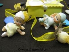 Boite livre pour baptême avec son sujet bébé pyjama 