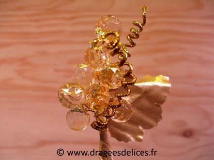 Grappe de raisins or avec raisins en verre et feuille or : Grappe de raisins or avec raisins en verre et feuille or