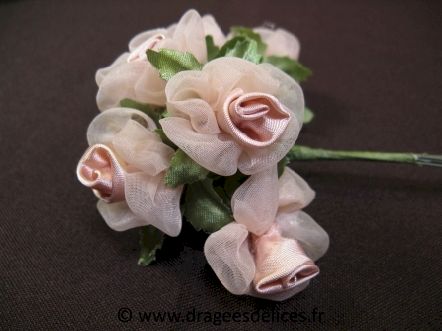 Fleur Frezia en satin et organza pour décorations et scrapbooking : Fleur Frezia couleur sable en satin et organza pour décorations et scrapbooking