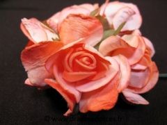 Fleur en papier et mousse avec feuilles pour décoration de fête Pêche