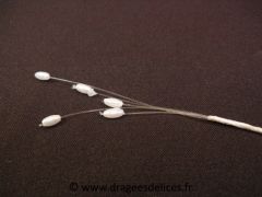 Tige de cinq brins de perles pour décoration de bouquets Blanc
