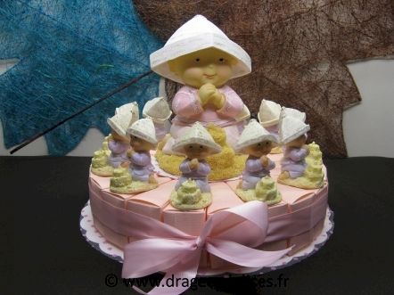 Gâteau à garnir de dragées ou de bonbons baptême fille Lulu à la plage