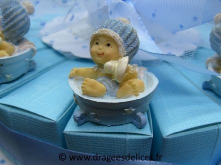 Gâteau pour baptême garçon bébé dans son bassin : Sujets sur les parts de gâteau pour baptême garçon bébé dans son bassin