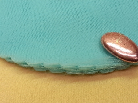 Tulle rond quadrillé pour dragées pas cher : Tulle rond quadrillé vert menthe pour dragées pas cher