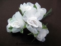 Fleur Frezia en satin et organza pour décorations et scrapbooking Blanc
