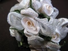 Fleur Anabelle en satin pour décoration de tulles mariage baptême et communion Ecru