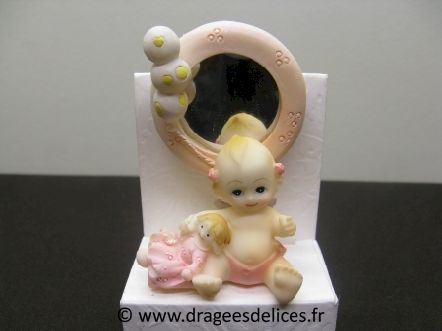 Lot de 6 sujets en résines pour baptême la fille au miroir : Sujet pas cher en résine pour décoration de baptême fille