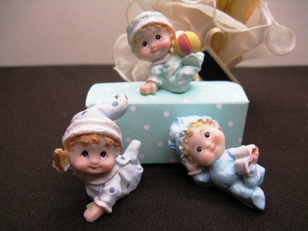 Bébé en pyjama pour décoration de contenants baptême