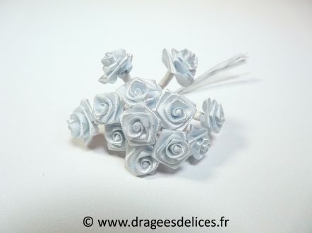 Fleur mini rosette ourlée pour décorations de tulles et boites de dragées : Fleur mini rosette ourlée bleu ciel pour décorations de tulles et boites de dragées