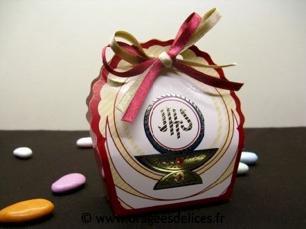 Ballotin communion garçon ou fille avec calice et hostie : Ballotin pour dragées de communion calice