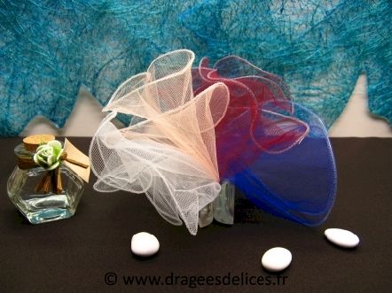 Tulle avec bordure rigide à garnir de dragées