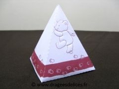 Boite pyramide pour baptême petit pas de nounours Rouge