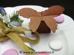 Boite  en forme de papillon petit modèle pour baptême Bordeaux