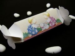 Boite baptême pour jumeaux en forme de papillote petit lapin 