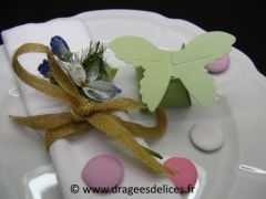 Boite  en forme de papillon petit modèle pour baptême Vert d
