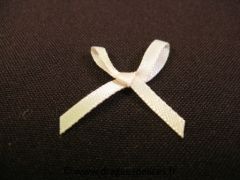 Petit noeud en satin Ecru
