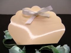 Boite éventail bon prix pour dragées en carton glacé Ivoire