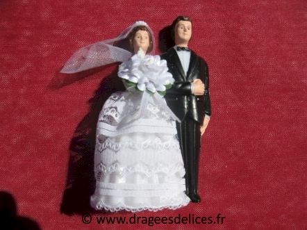 Couple de mariés en plastique