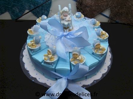 Gâteau pour baptême garçon bébé dans son bassin