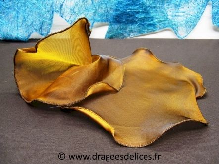 Voile brillant frou frou pour dragées : Voile original brillant frou frou à garnir de dragées coloris chocolat