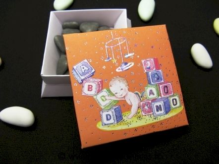Boite carrée les jeux de bébé pour dragées de baptême : Boite carrée les jeux de bébé en promotion pas cher