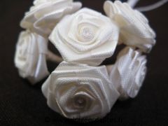 Grosse rosette ourlée pour mariage, baptême et communion Ivoire