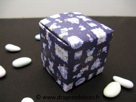 Cube surprise pour dragées de baptême collection univers de bébé : Cube surprise collection univers de bébé