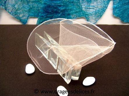 Tulle avec bordure rigide à garnir de dragées : Tulle saumon avec bordure rigide à garnir de dragées