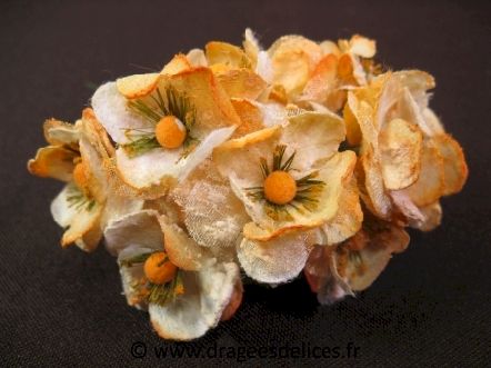 Très belle fleur en papier intissé et tulle pour décoration : Très belle fleur orange en papier intissé et tulle pour décoration