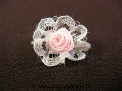 Fleur pas chère à coller avec collerette en dentelle pour décoration Rose