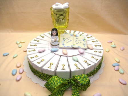 Gâteau communion fille avec bible pour inscription date et prénom : Gâteau communion fille avec bible pour inscription date et prénom