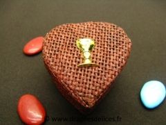 Boite coeur en raphia pour mariage baptême et communion Marron