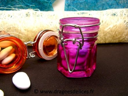 Bocal en verre teinté avec fermeture métallique : Pot en verre pour dragées coloris fuchsia