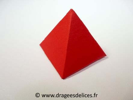 Boite pyramide pour mariage, baptême, communion : Boite pyramide pour mariage, baptême, communion