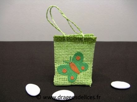 Sac en toile de jute avec papillon pour baptême garçon ou fille : Sac en toile de jute vert avec papillon pour baptême