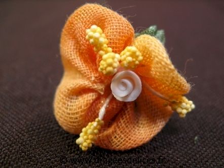 Fleur Coralie pour décoration de tulles et boites dragées : Fleur orange pour vos décorations de tulles et boites de dragées