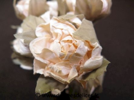 Bouton de fleur pour décoration de mariage, baptême ou communion : Bouton de fleur pour décoration de mariage, baptême ou communion