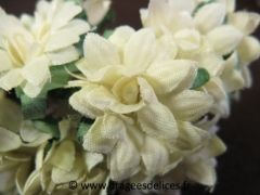 Fleur pas chère pour décorer les tulles et boites de dragées  Ivoire