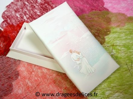 Boite rectangulaire mariage couple au bord de l`eau : Boite rectangulaire mariage couple au bord de l