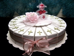Gâteau pour dragées baptême ou communion fille en plexiglas 