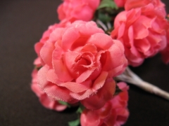 Pivoine ouverte pour décoration de tulles et boites de dragées Fuchsia